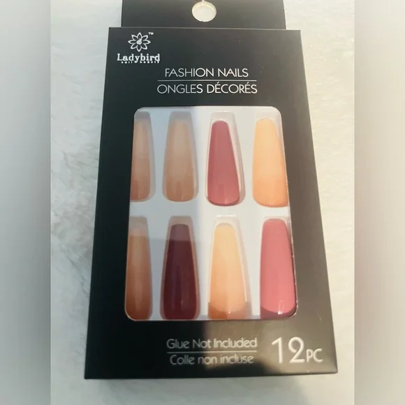 🌷🤍💎Ladybird Fashion Nails Set - Picture 2 of 7